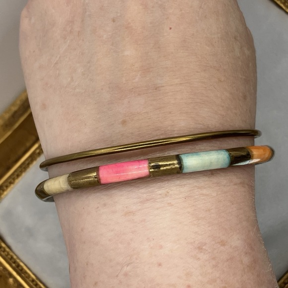 Estate Jewelry - Vtg 2 Brass Bangle Bracelets 1 Shell Inlay Coastal Beachy Eclectic Jingle Jangle